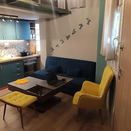 Floating, Cosy 8' Walk From The Seaside Apartament Saloniki